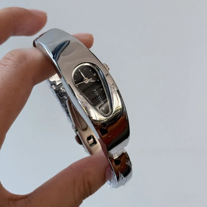 Teardrop Bracelet Watch for Women | Millennium Wind Light Luxury Iced Out Watch | Senior Sense Antique Quartz Clock | Female Couple Gift | Caratix - CaratixJewelry