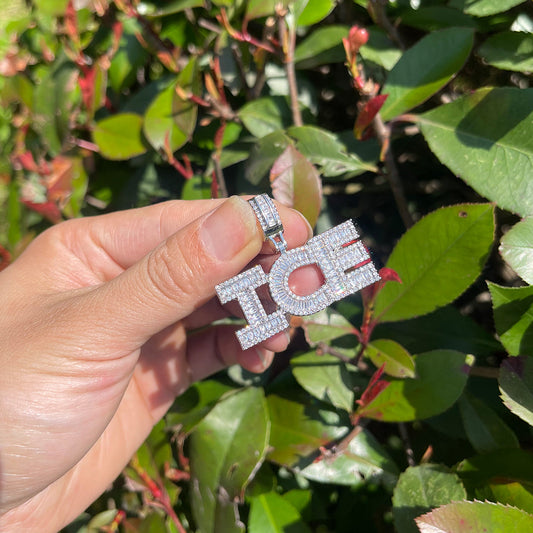 Minimal VVS Iced Out Personalized Custom Name Necklace Pendant - Luxury Custom Jewelry