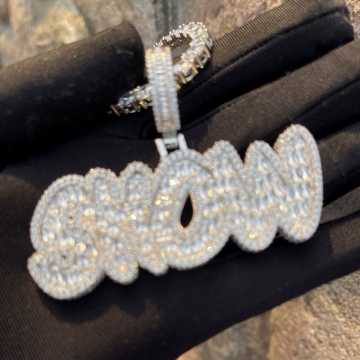 Baguette Shine Iced Out Personalisierter Namensanhänger