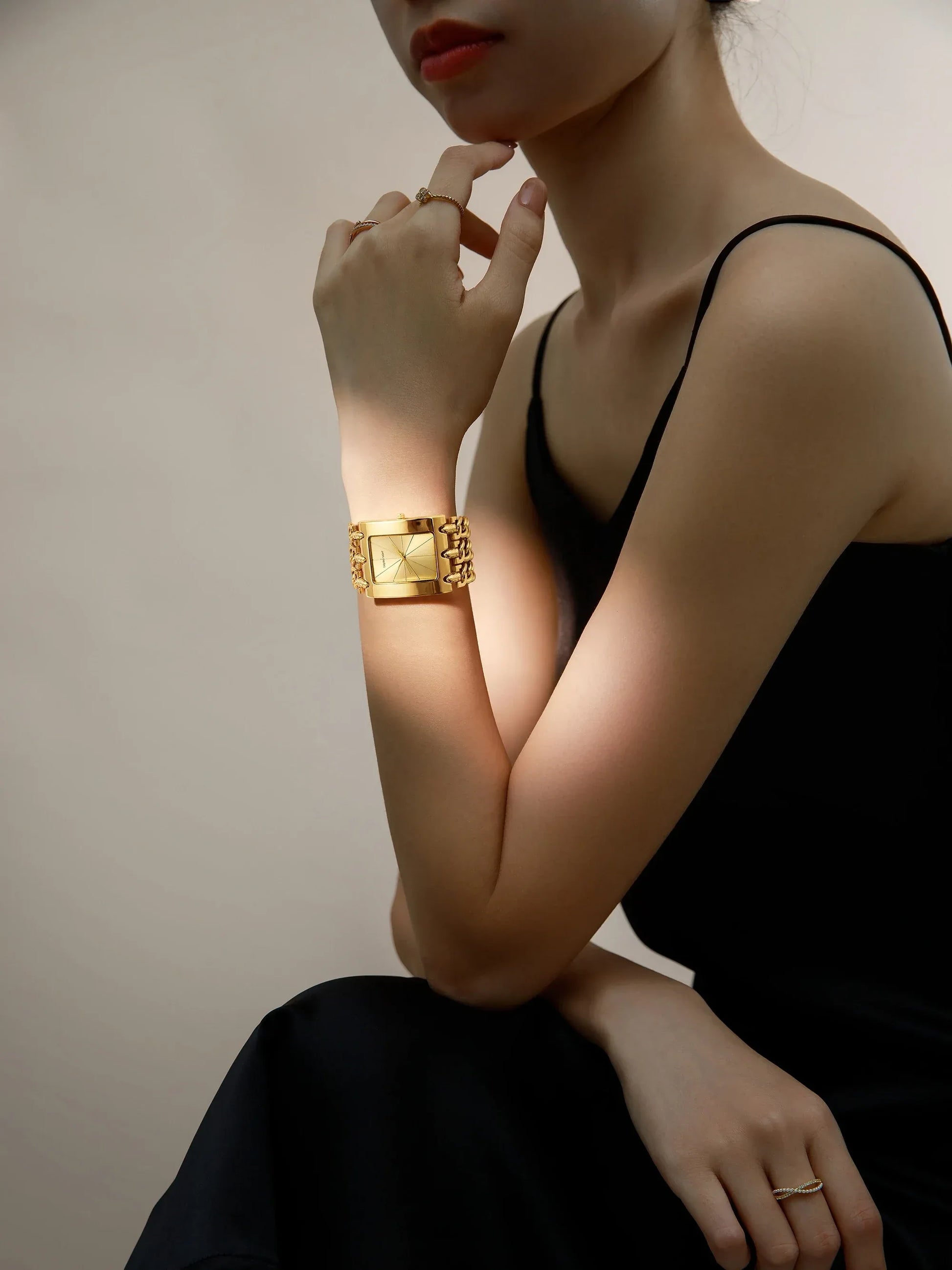 2026 Christmas Bestseller | Luxury Ladies' Bracelet Watch | Iced Out Watch for Women | Holiday Season Hot Item | Caratix - CaratixJewelry