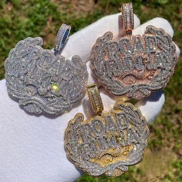 Road Runna Two Tone Badge Iced Out Letter Diamond Pendant Necklace – Custom Hip Hop Jewelry for Men