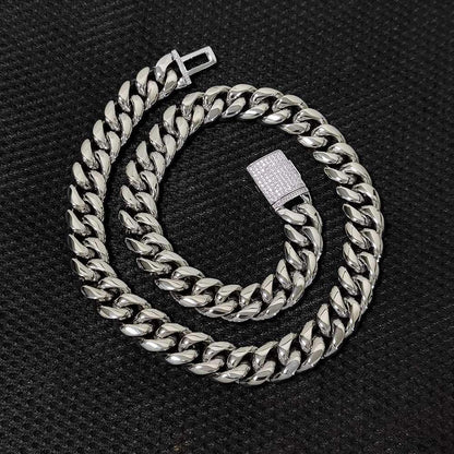 CARÁTIX 18mm Cuban Link Choker Necklace – Custom CZ Clasp Iced Out Hip Hop Miami Chain Jewelry for Men | Thick Bling Gift - CaratixJewelry