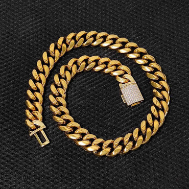 CARÁTIX 18mm Cuban Link Choker Necklace – Custom CZ Clasp Iced Out Hip Hop Miami Chain Jewelry for Men | Thick Bling Gift - CaratixJewelry