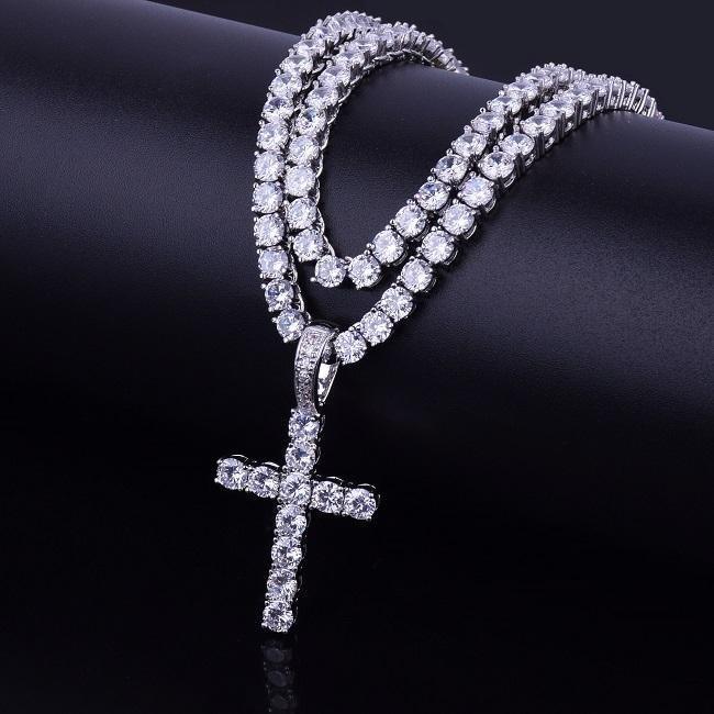 CARÁTIX Bubble Letter Cross Pendant Necklace - CaratixJewelry