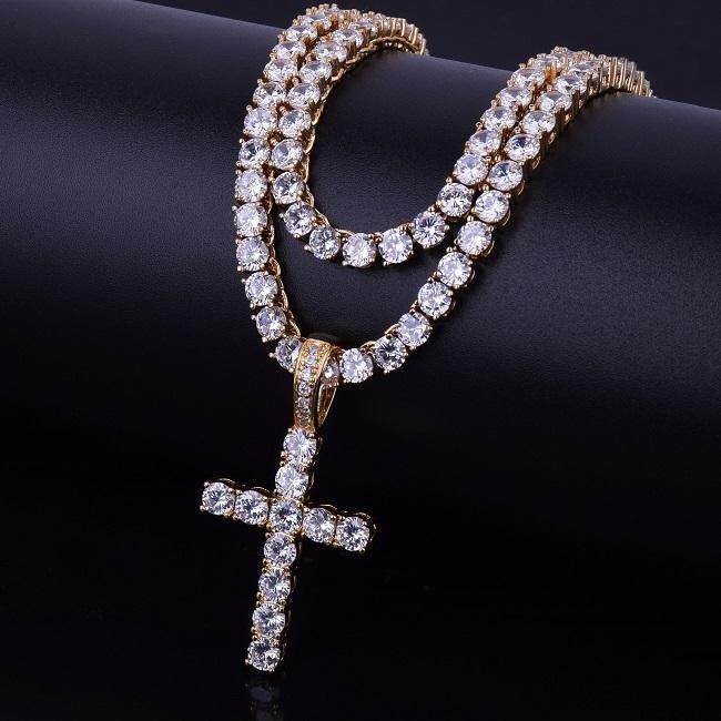 CARÁTIX Bubble Letter Cross Pendant Necklace - CaratixJewelry