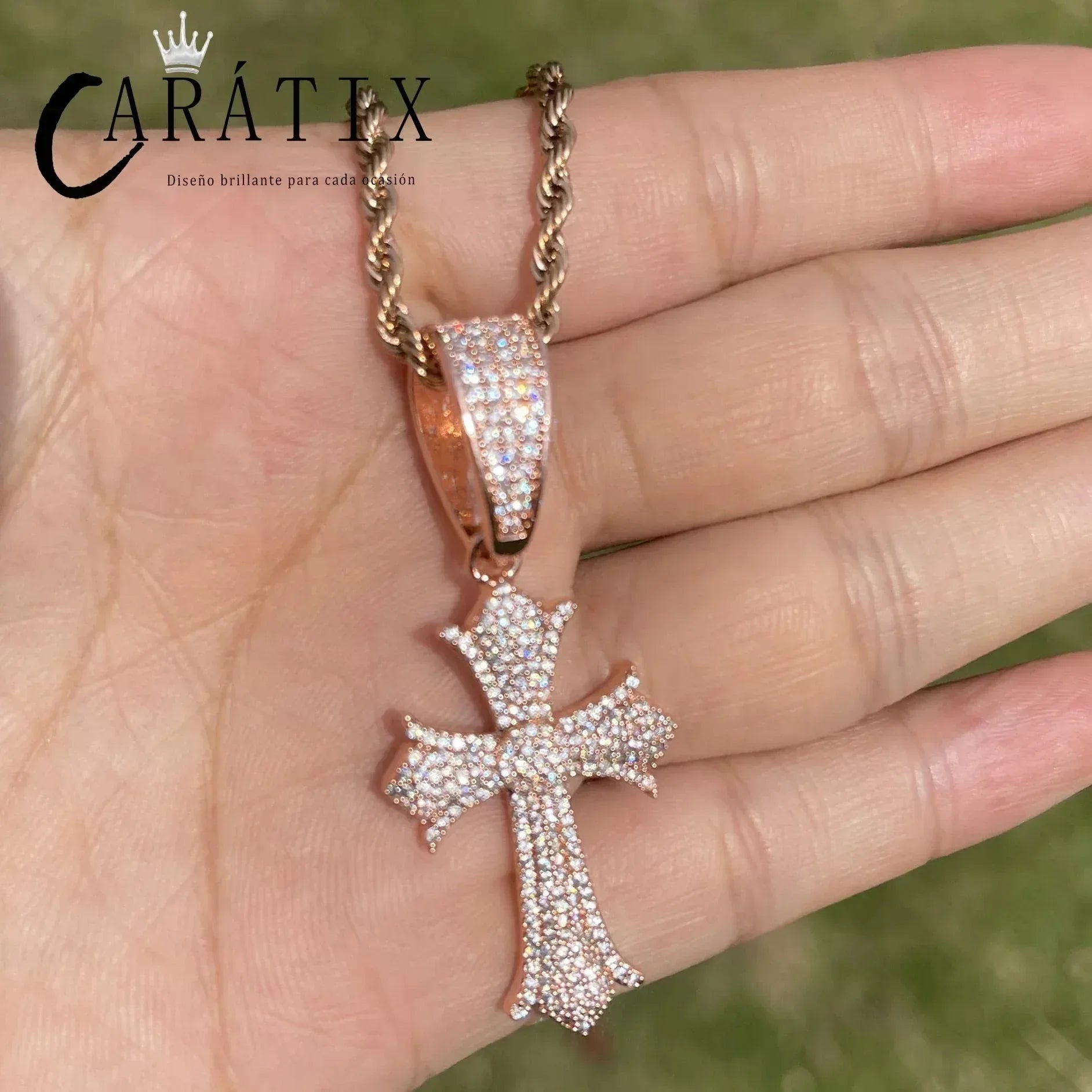 CARÁTIX Iced Out Cross Pendant Necklace – CZ Hip Hop Jewelry - CaratixJewelry