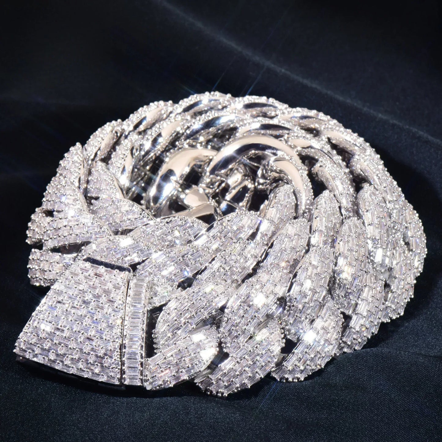 T-Shape Cuban Chain Necklace with Crescent Slanted Clasp | Hip Hop Street Jewelry | Caratix Jewelry - CaratixJewelry