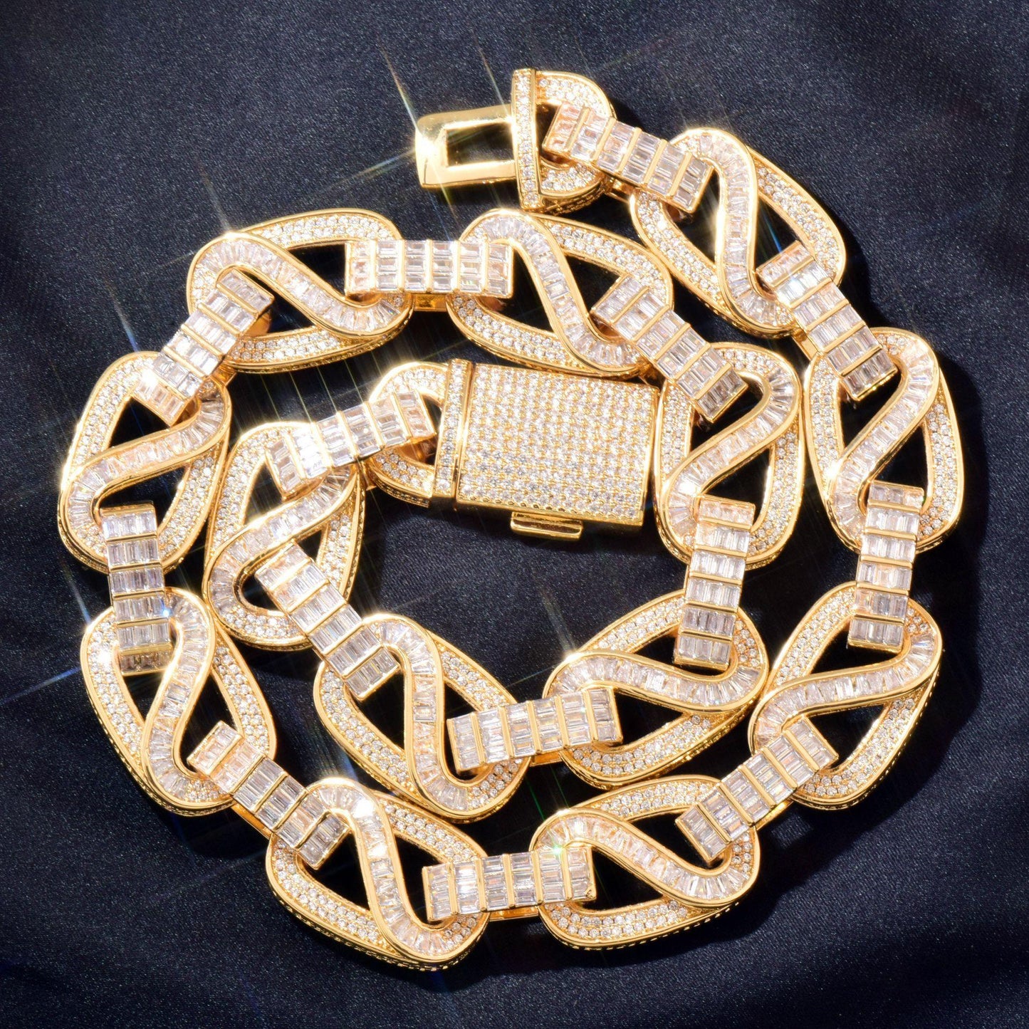 CARÁTIX 18mm / 20mm T Square Cuban Link Chain Necklace – Iced Out Hip Hop Jewelry for Men | Trendy Rapper Bracelet Style