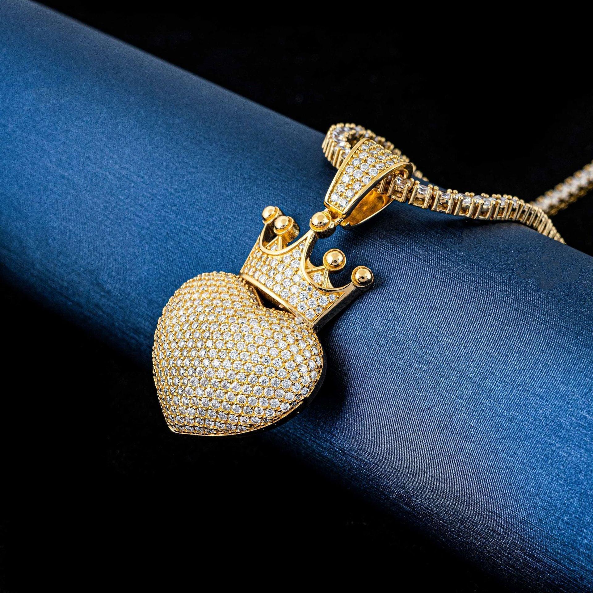 New Unisex Heart-Shaped Hip-Hop Pendant – S925 Silver Moissanite Jewelry - CaratixJewelry