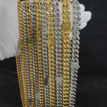 CARÁTIX Chunky Stainless Steel Miami Flat Curb Cuban Link Chain Necklace – High Polished Men’s Jewelry