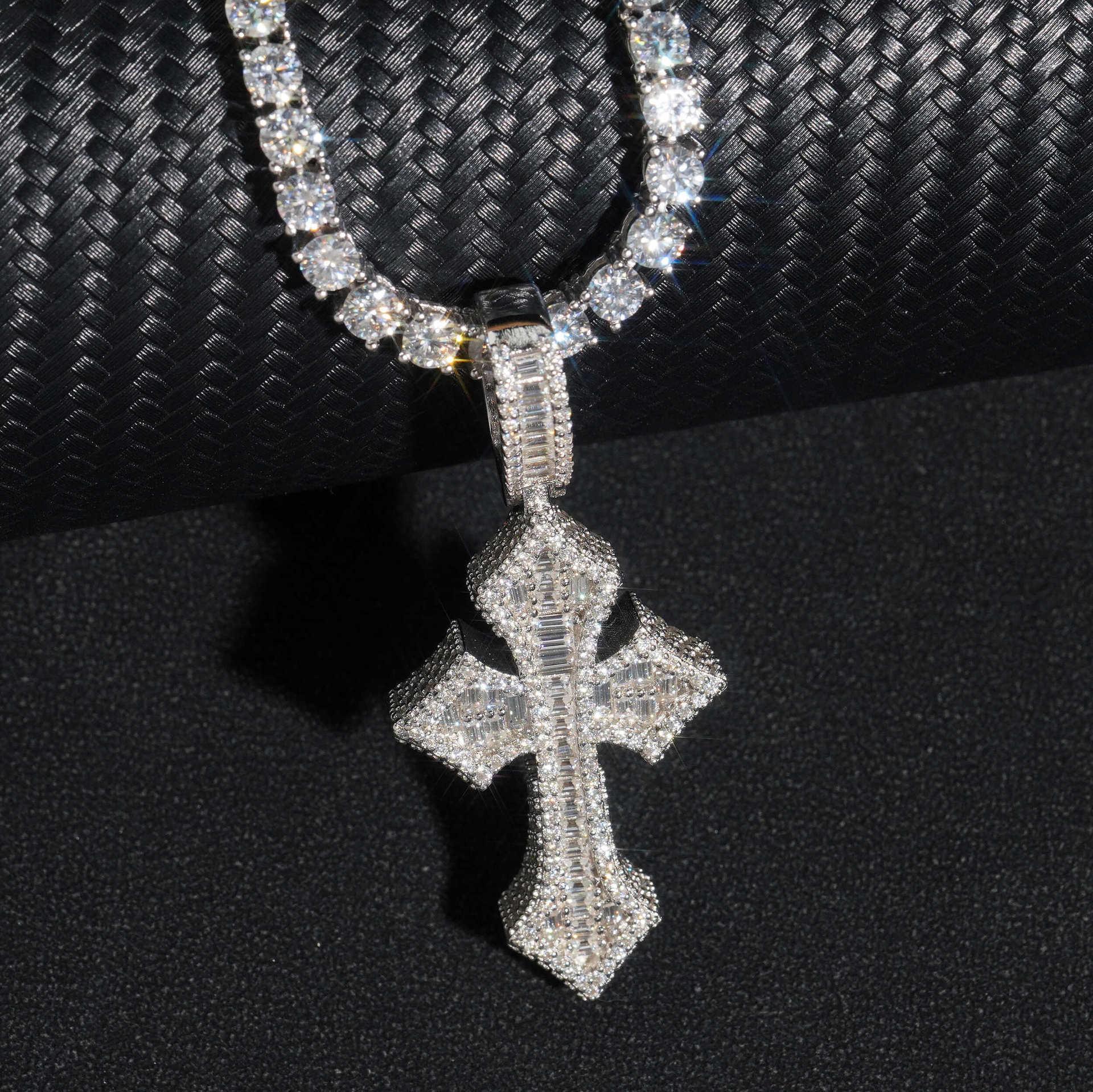 S925 Silver Moissanite Cross Pendant Necklace – High-Quality, Trendy Jewelry - CaratixJewelry